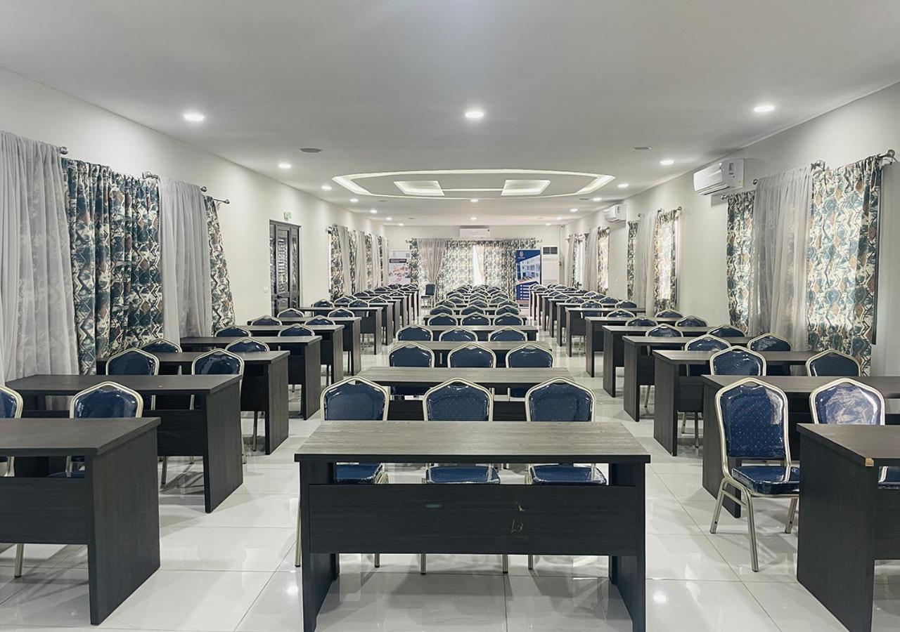 Onyx Hotel Ямусукро Екстер'єр фото